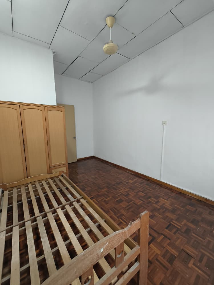 Lintas Hilltop Taman Regent 3 Storey Semi D For Rent