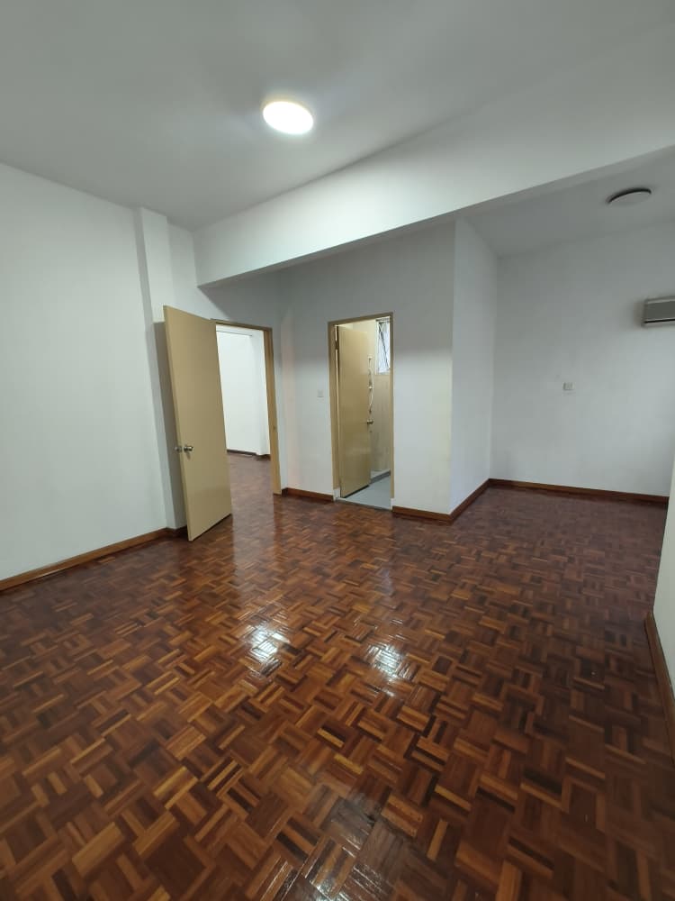 Lintas Hilltop Taman Regent 3 Storey Semi D For Rent