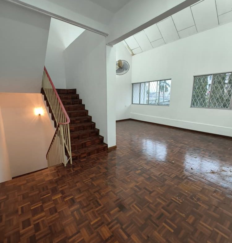 Lintas Hilltop Taman Regent 3 Storey Semi D For Rent