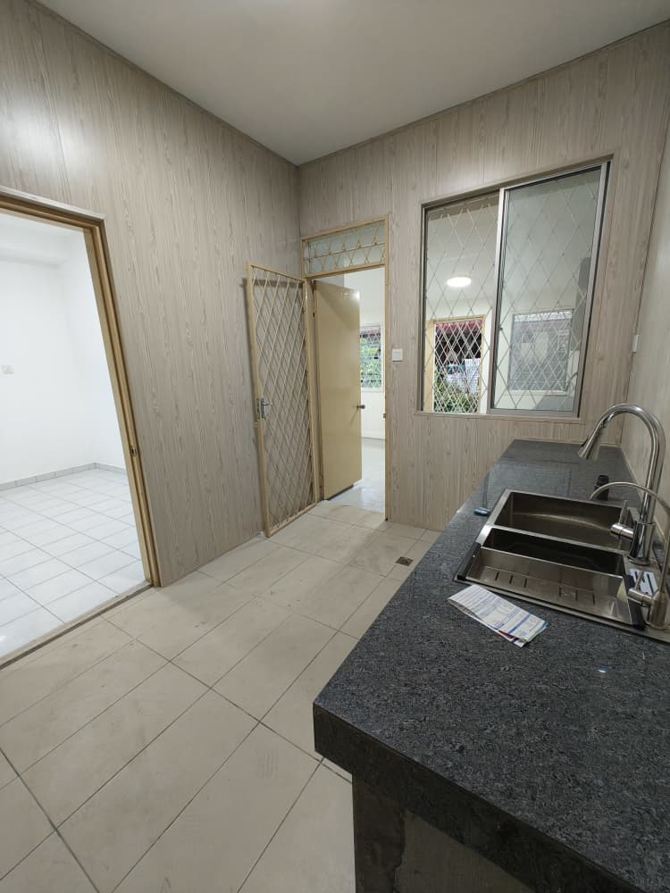 Lintas Hilltop Taman Regent 3 Storey Semi D For Rent