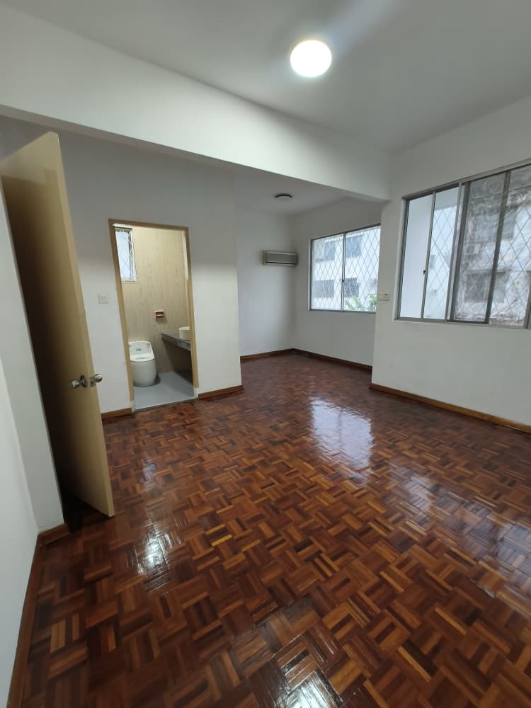 Lintas Hilltop Taman Regent 3 Storey Semi D For Rent