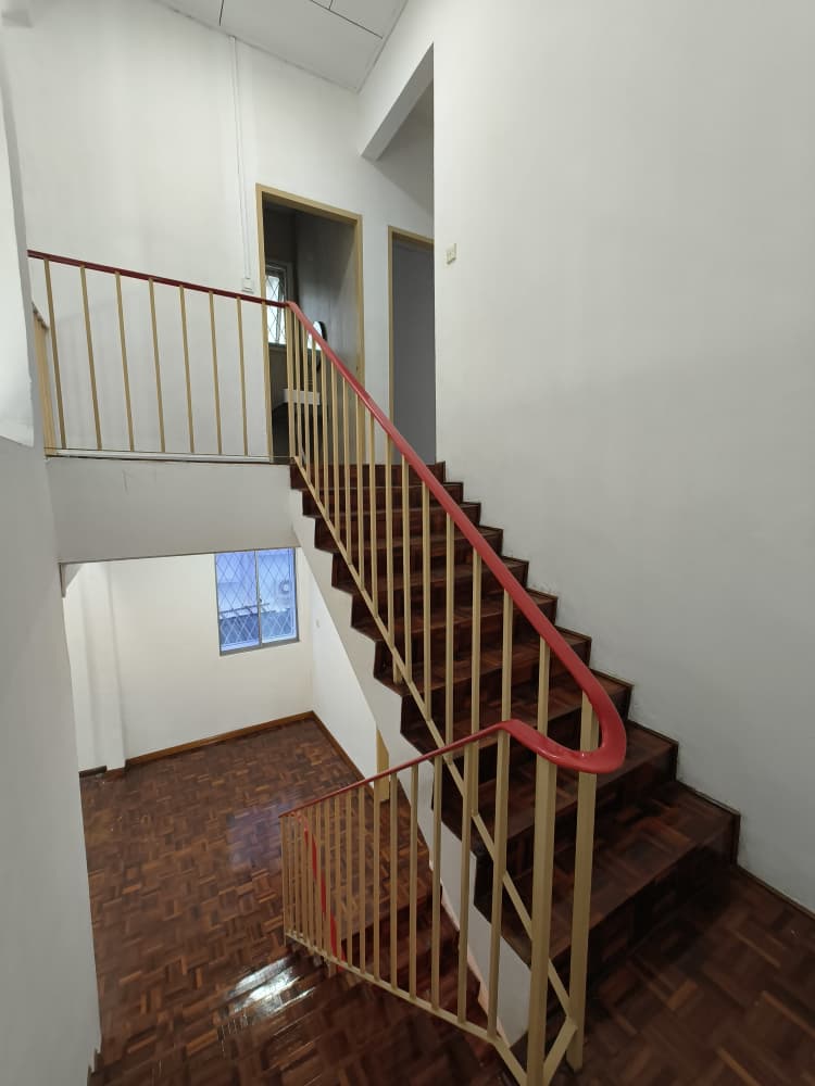 Lintas Hilltop Taman Regent 3 Storey Semi D For Rent
