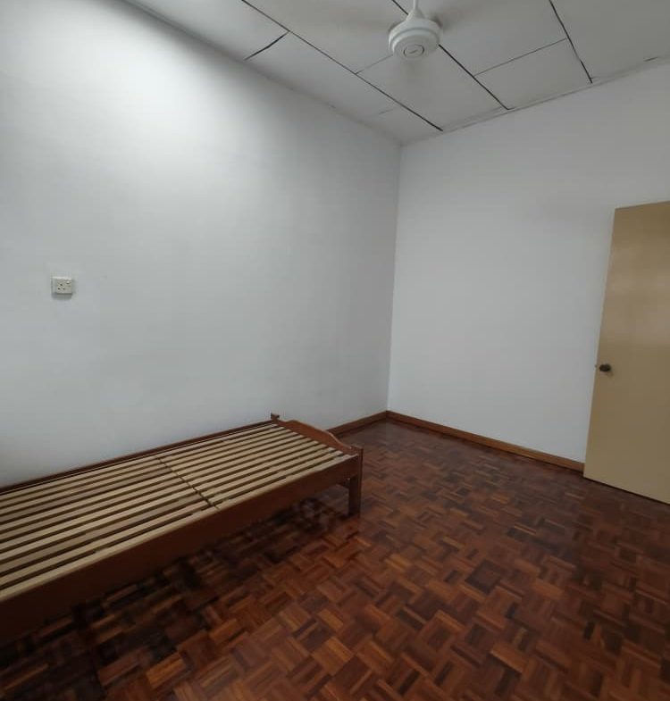 Lintas Hilltop Taman Regent 3 Storey Semi D For Rent