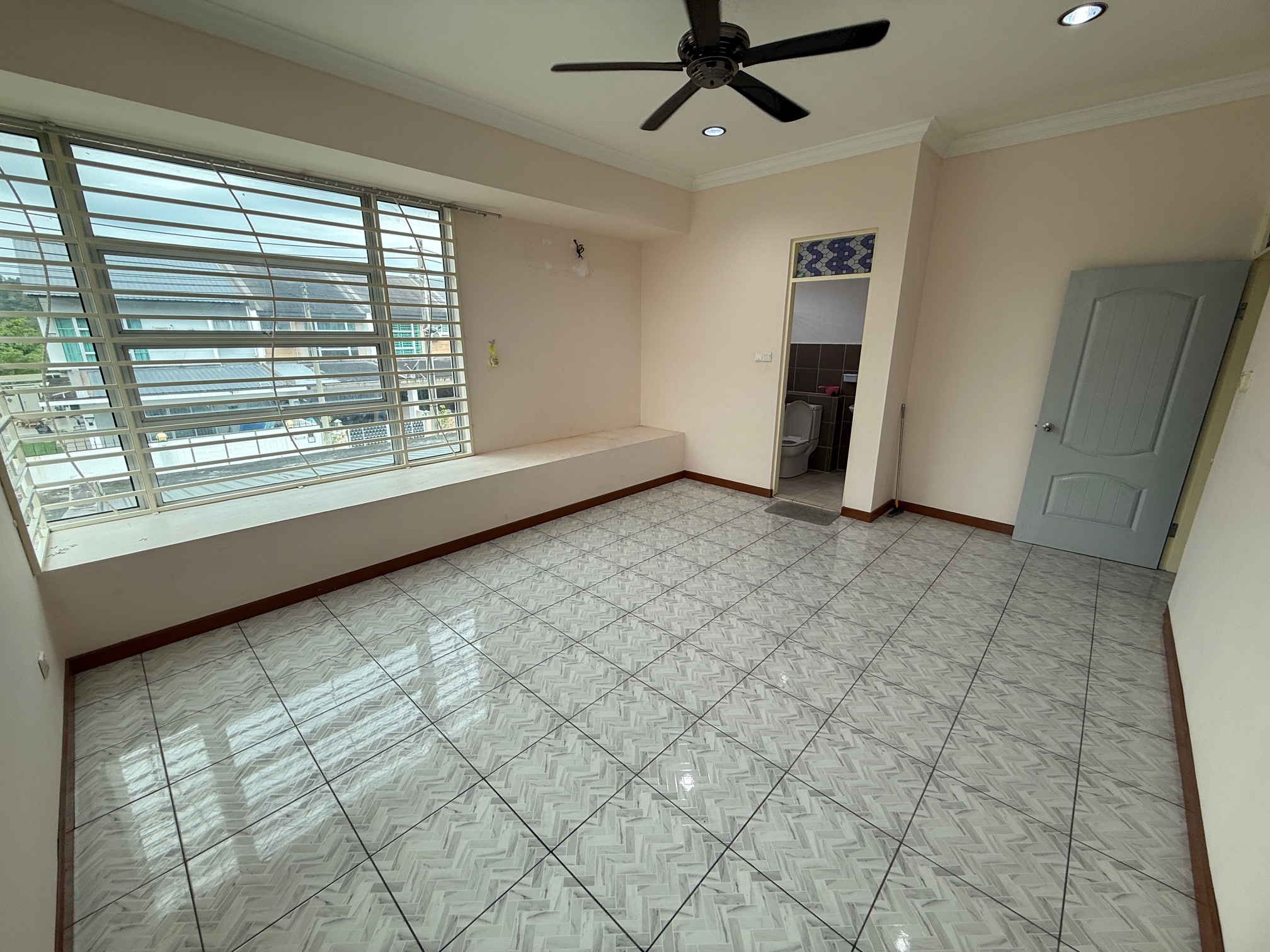 Taman Rimba, 2-Storey Terrace, Unfurnished, Telipok, UMS, KKIP