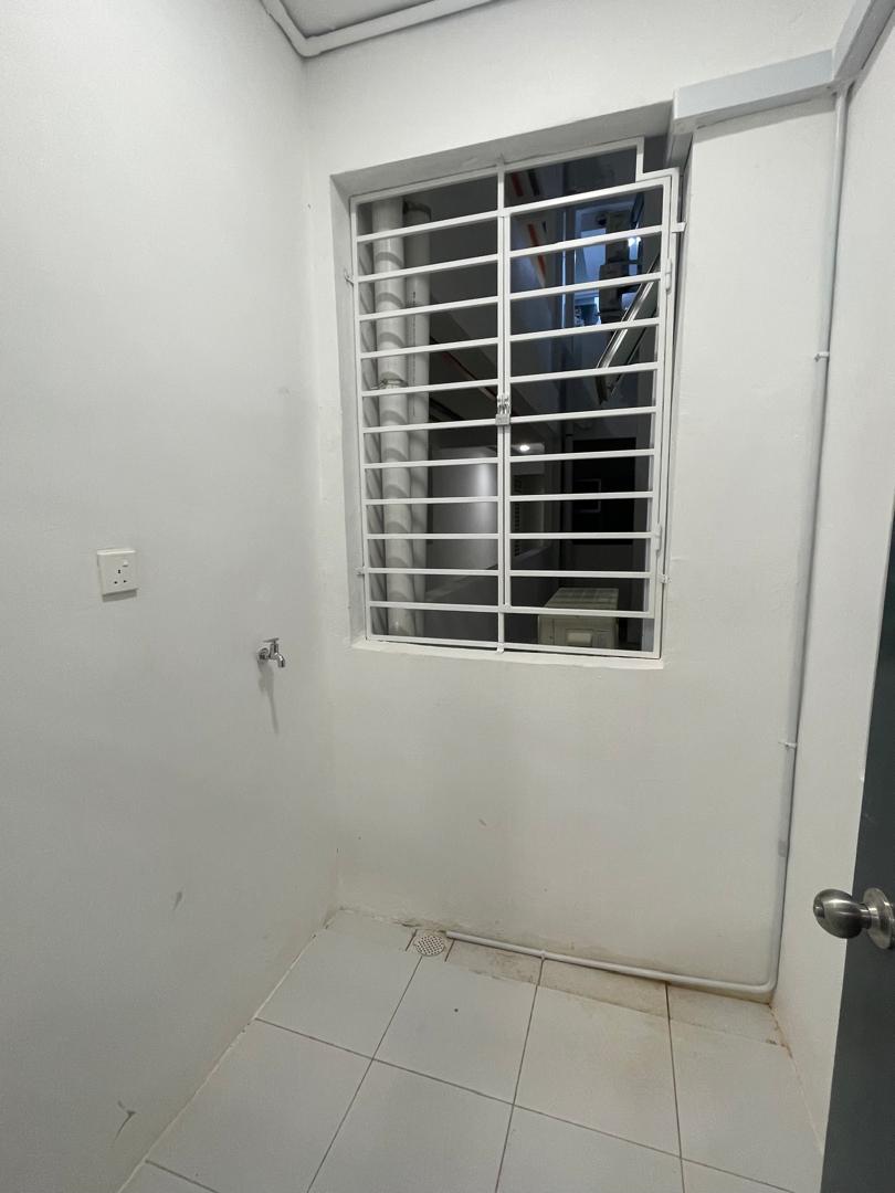 Acacia Apartment, Menggatal For Rent