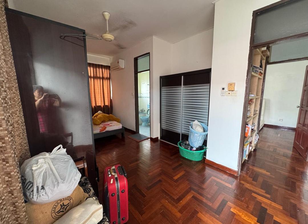Taman Amansutra Phase 1 | Double Storey Townhouse | Corner | Iramanis