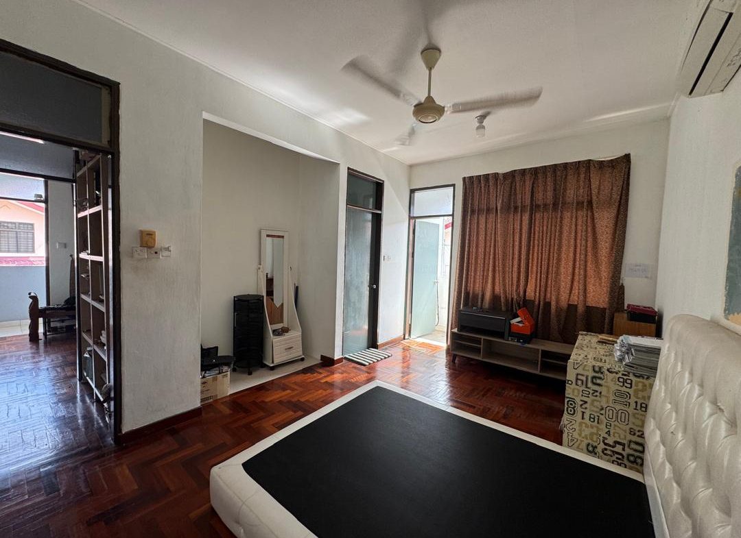 Taman Amansutra Phase 1 | Double Storey Townhouse | Corner | Iramanis