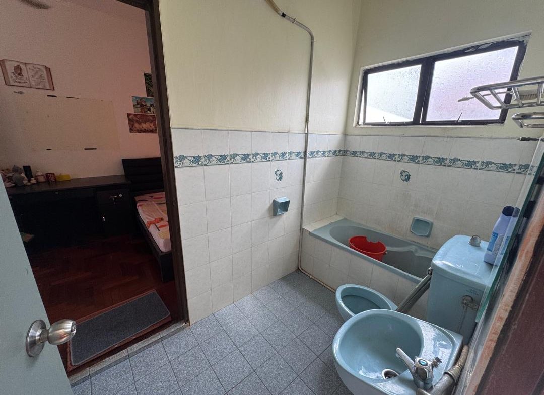 Taman Amansutra Phase 1 | Double Storey Townhouse | Corner | Iramanis