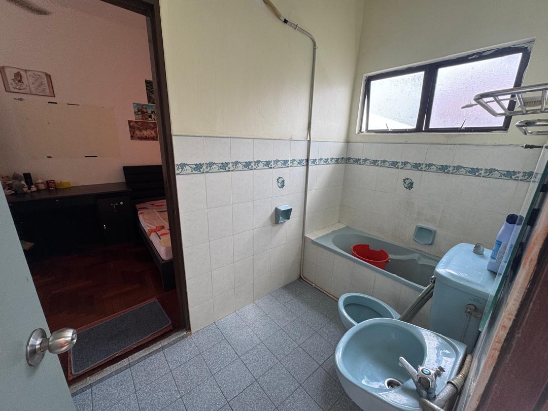 Taman Amansutra Phase 1 | Double Storey Townhouse | Corner | Iramanis