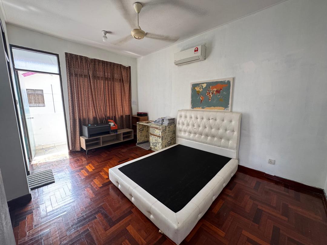 Taman Amansutra Phase 1 | Double Storey Townhouse | Corner | Iramanis