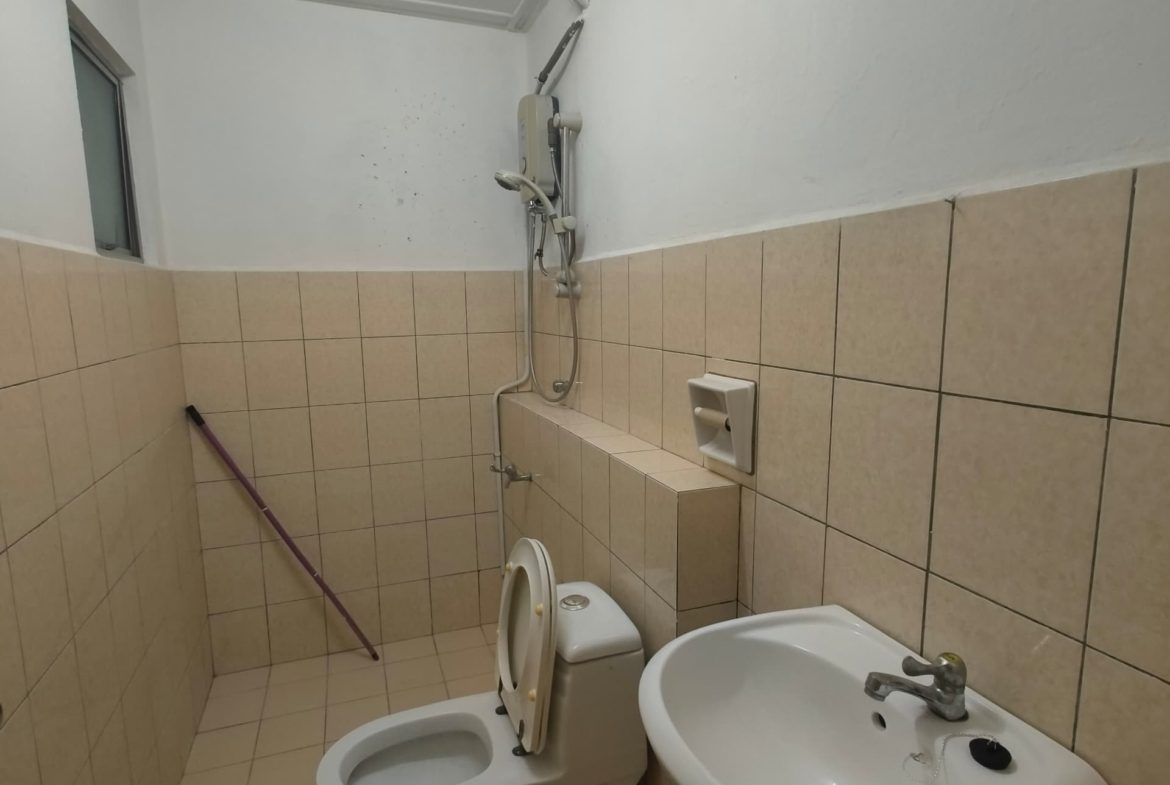 Seri Borneo Condominium,Iramanis for Rent