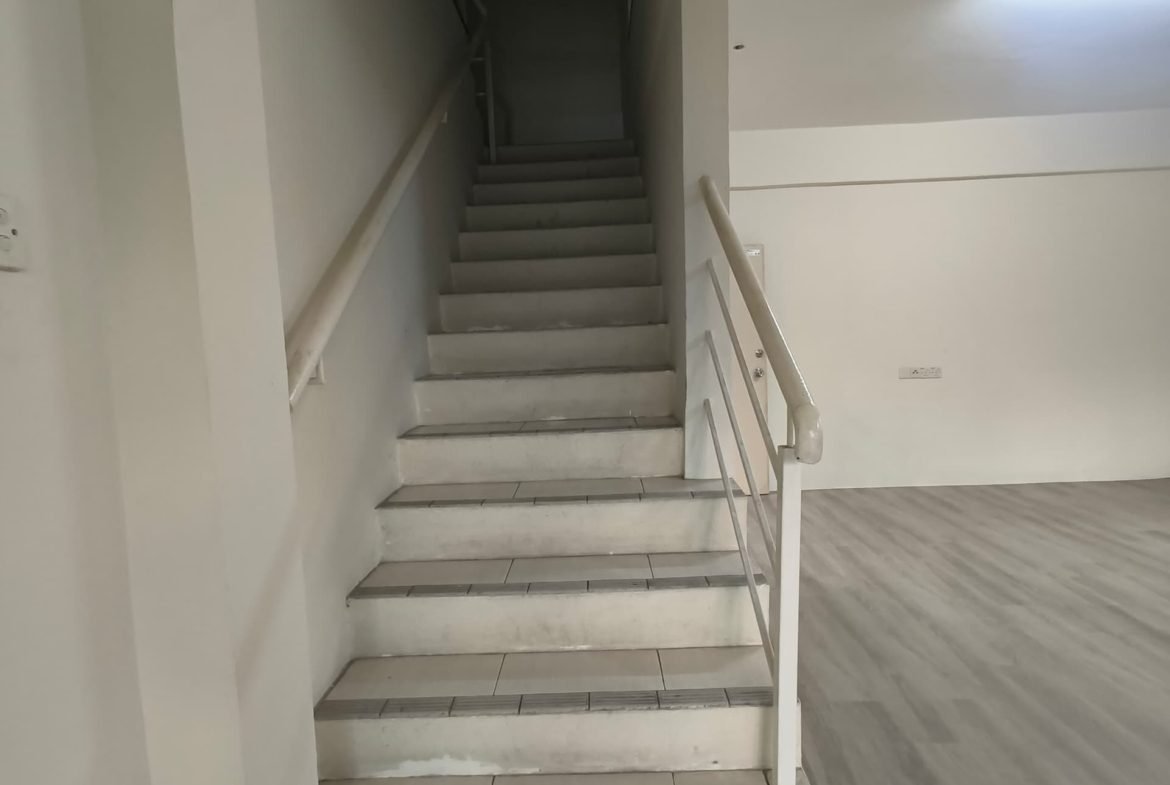 Seri Borneo Condominium,Iramanis for Rent