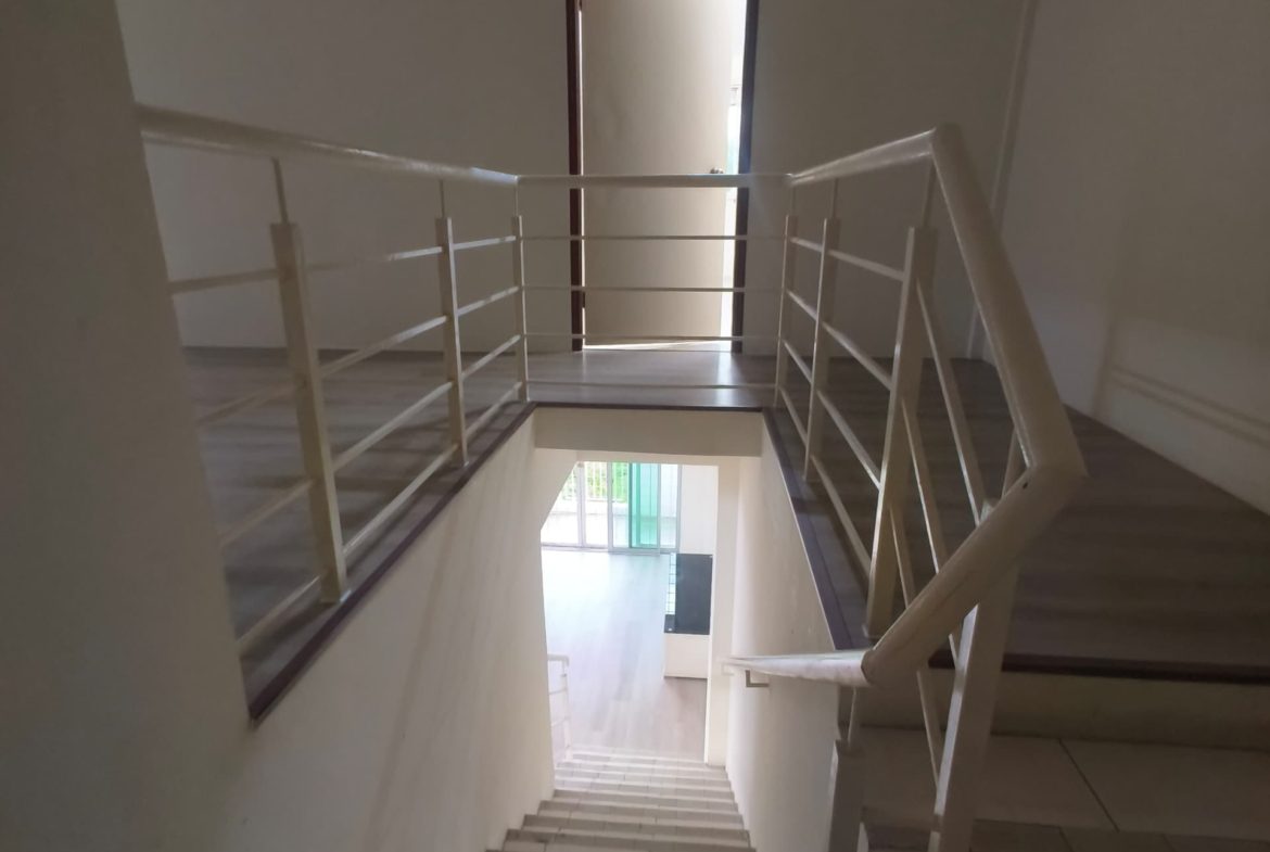 Seri Borneo Condominium,Iramanis for Rent