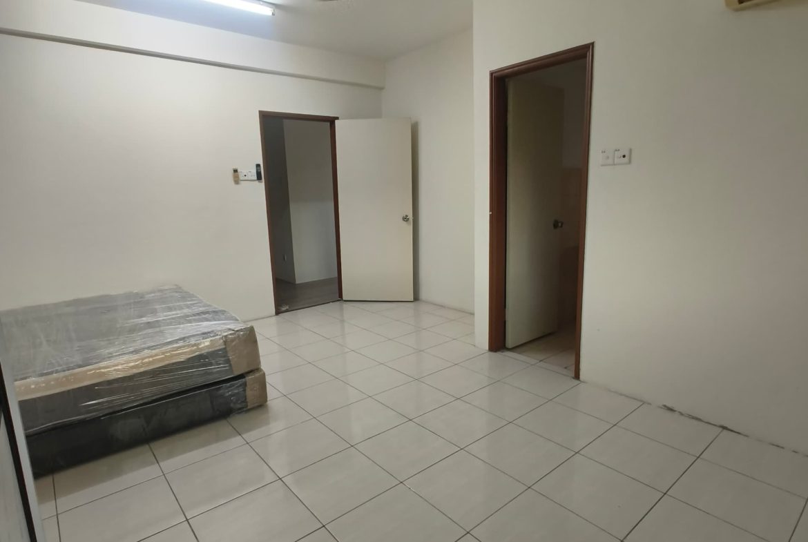 Seri Borneo Condominium,Iramanis for Rent