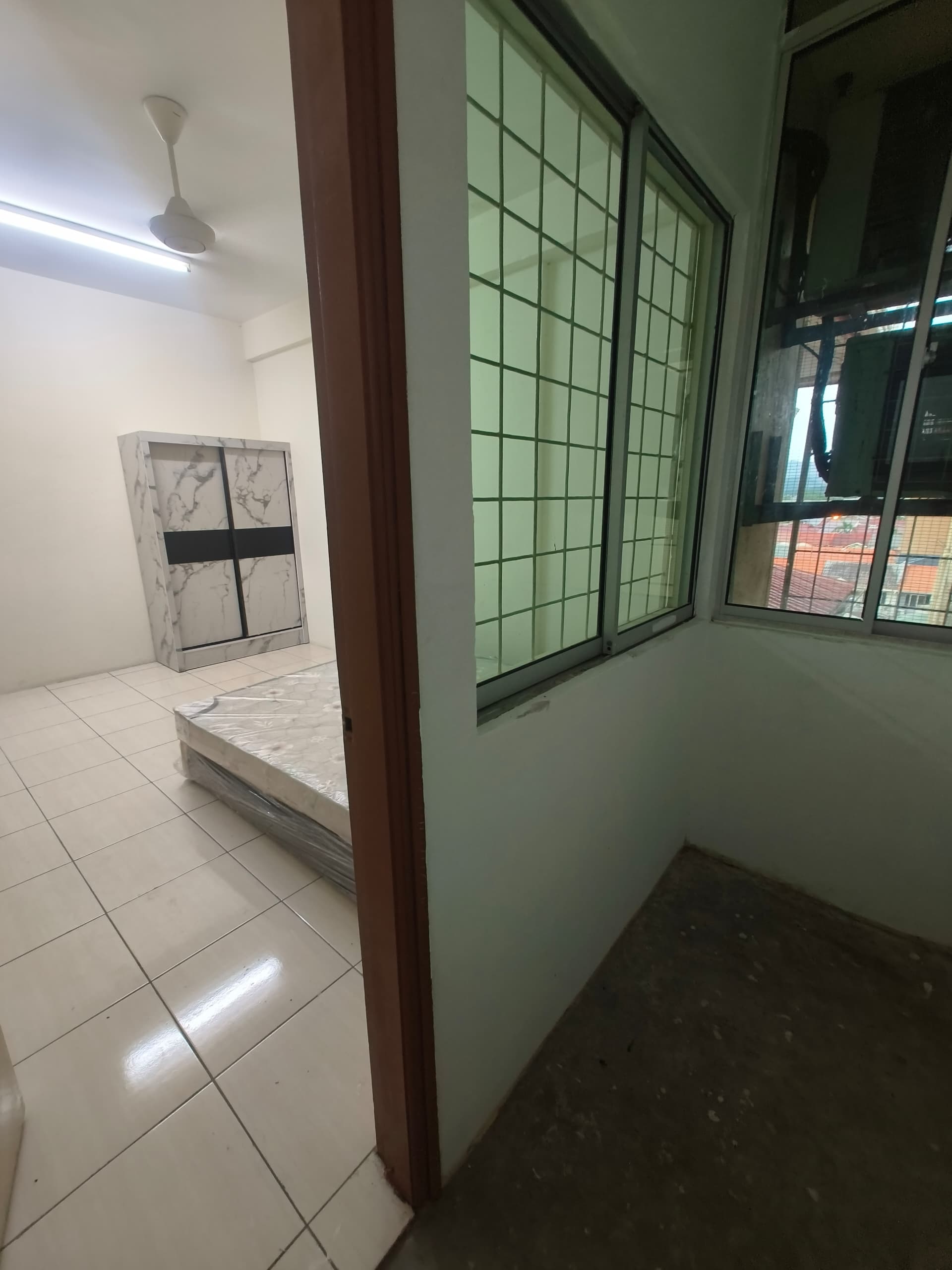 Seri Borneo Condominium,Iramanis for Rent