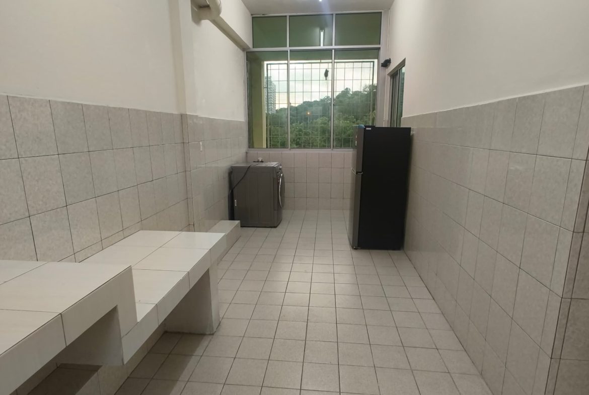 Seri Borneo Condominium,Iramanis for Rent