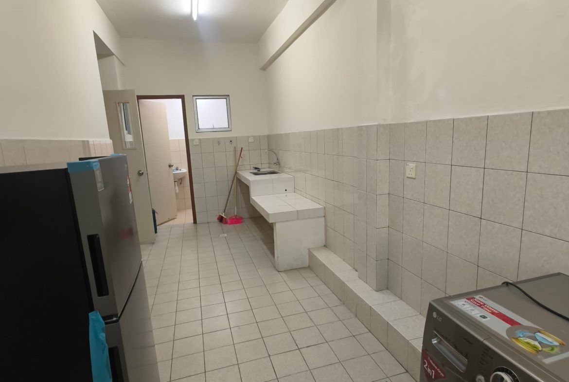 Seri Borneo Condominium,Iramanis for Rent