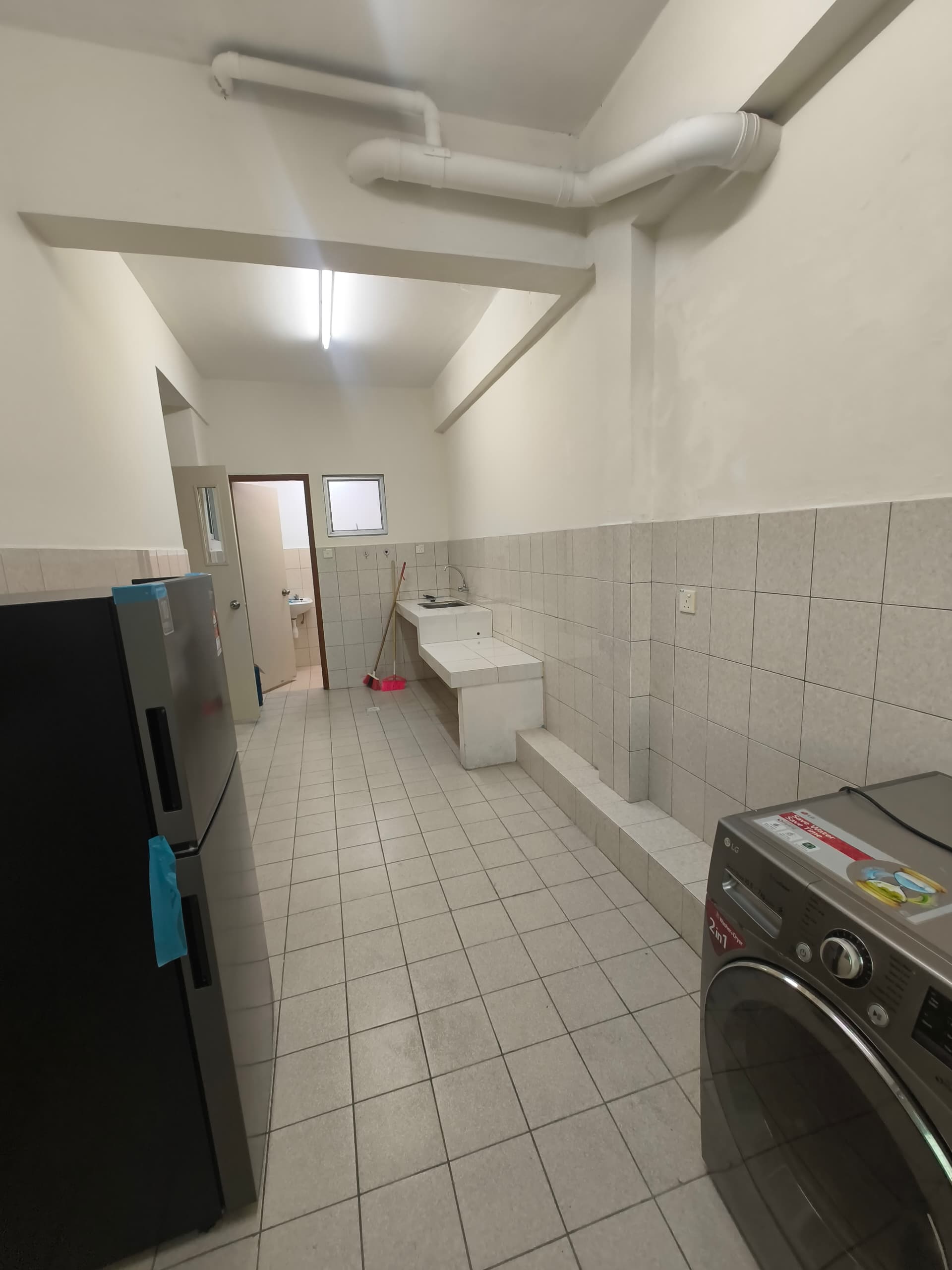 Seri Borneo Condominium,Iramanis for Rent