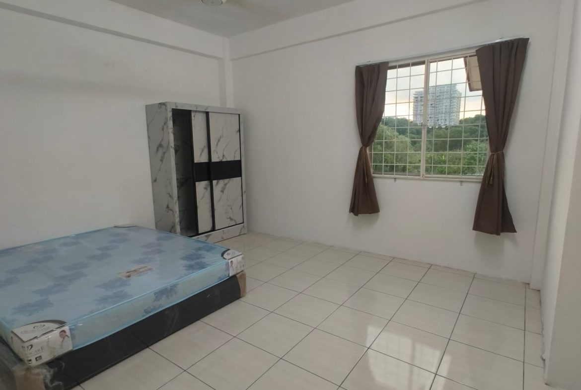 Seri Borneo Condominium,Iramanis for Rent