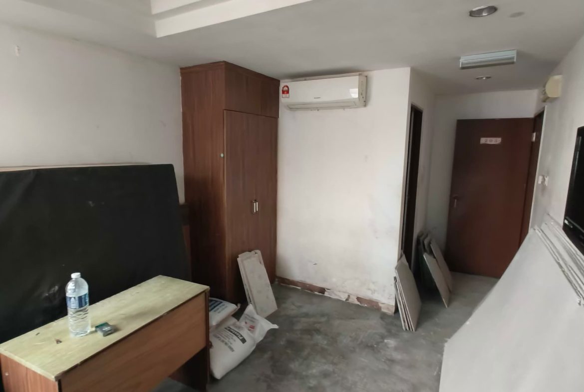 KK City Centre Point Sinsuran Kampung Air facing road 6 Storey Whole Block Building Hotel For Sales