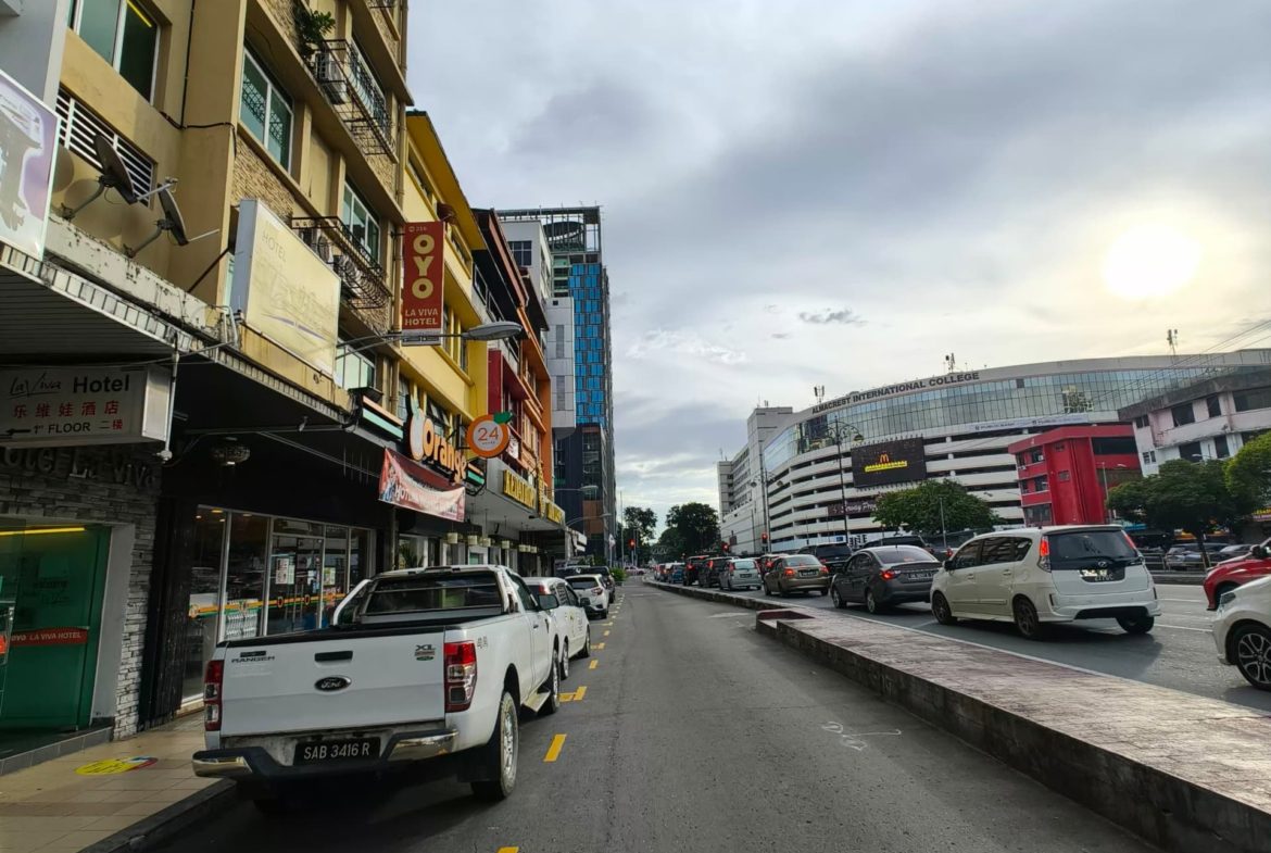KK City Centre Point Sinsuran Kampung Air facing road 6 Storey Whole Block Building Hotel For Sales