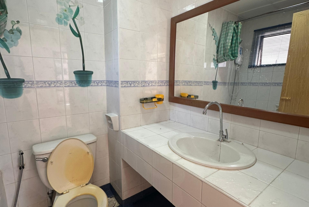 Marina Court fully furnishe kk city