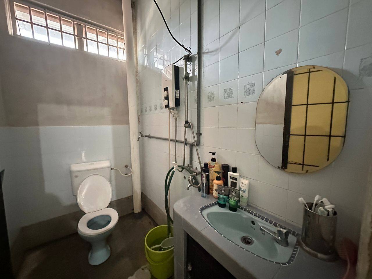 kempas888-8 Taman Bukit Kempas / Double Storey Semi-D 40×100 / Below Market Price