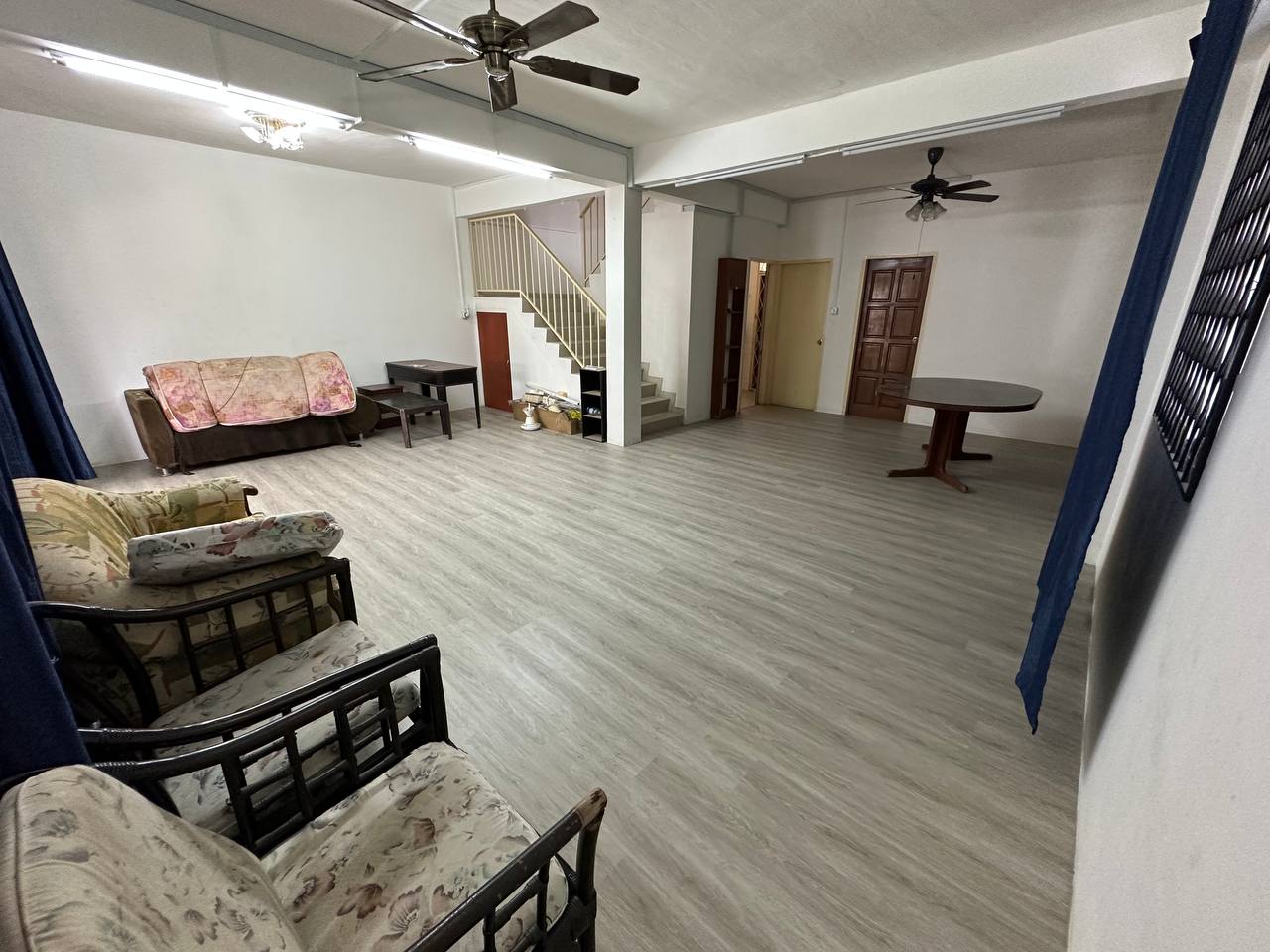 Taman Harapan, Kobusak Double Storey Semi D, Penampang For Sale