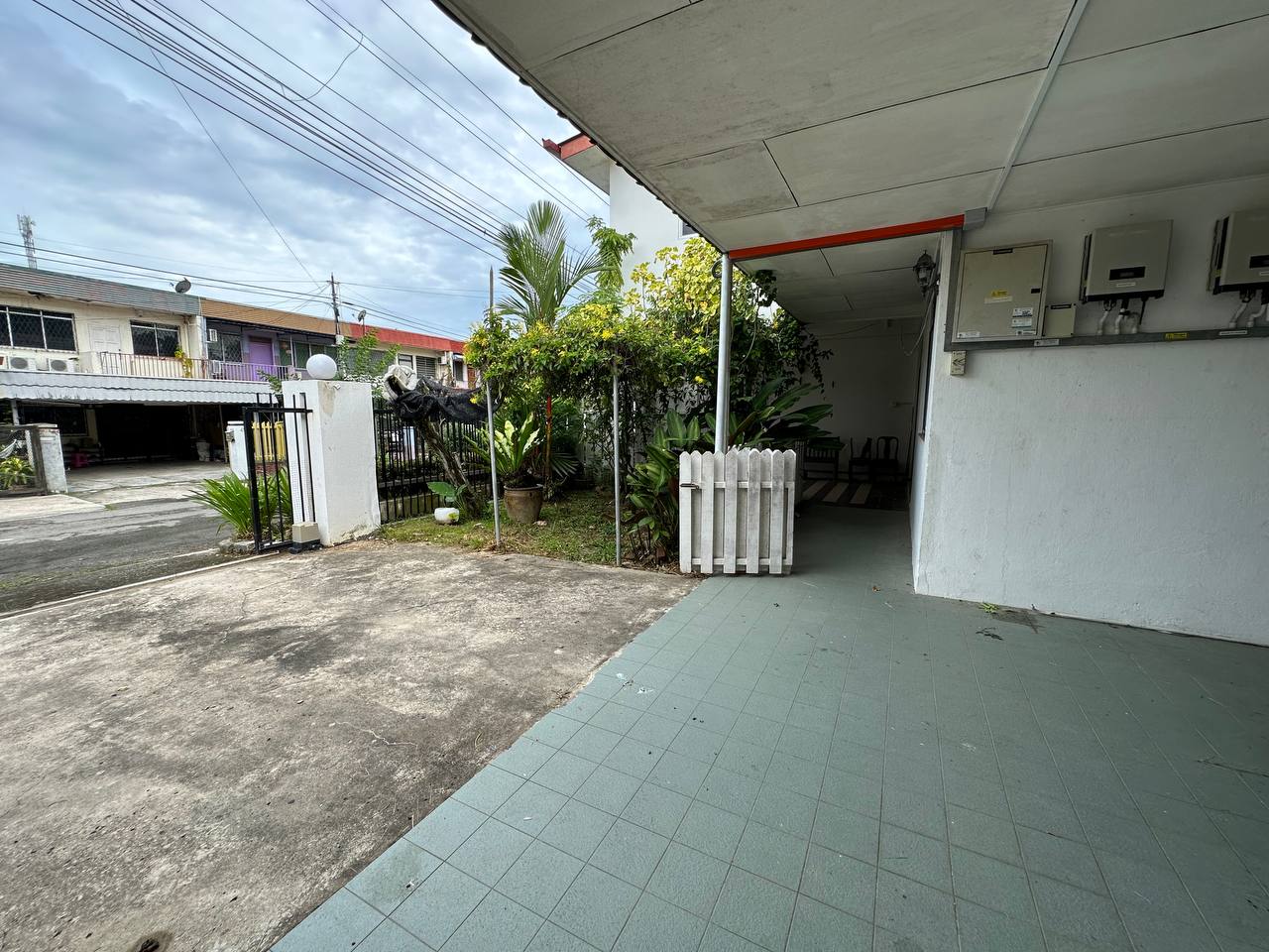 Taman Harapan, Kobusak Double Storey Semi D, Penampang For Sale