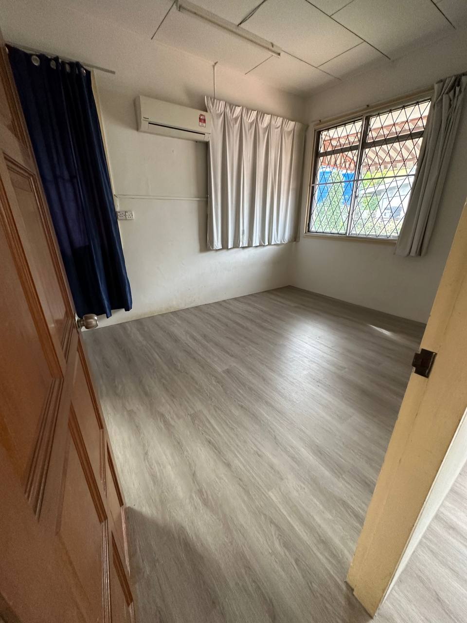 Taman Harapan, Kobusak Double Storey Semi D, Penampang For Sale