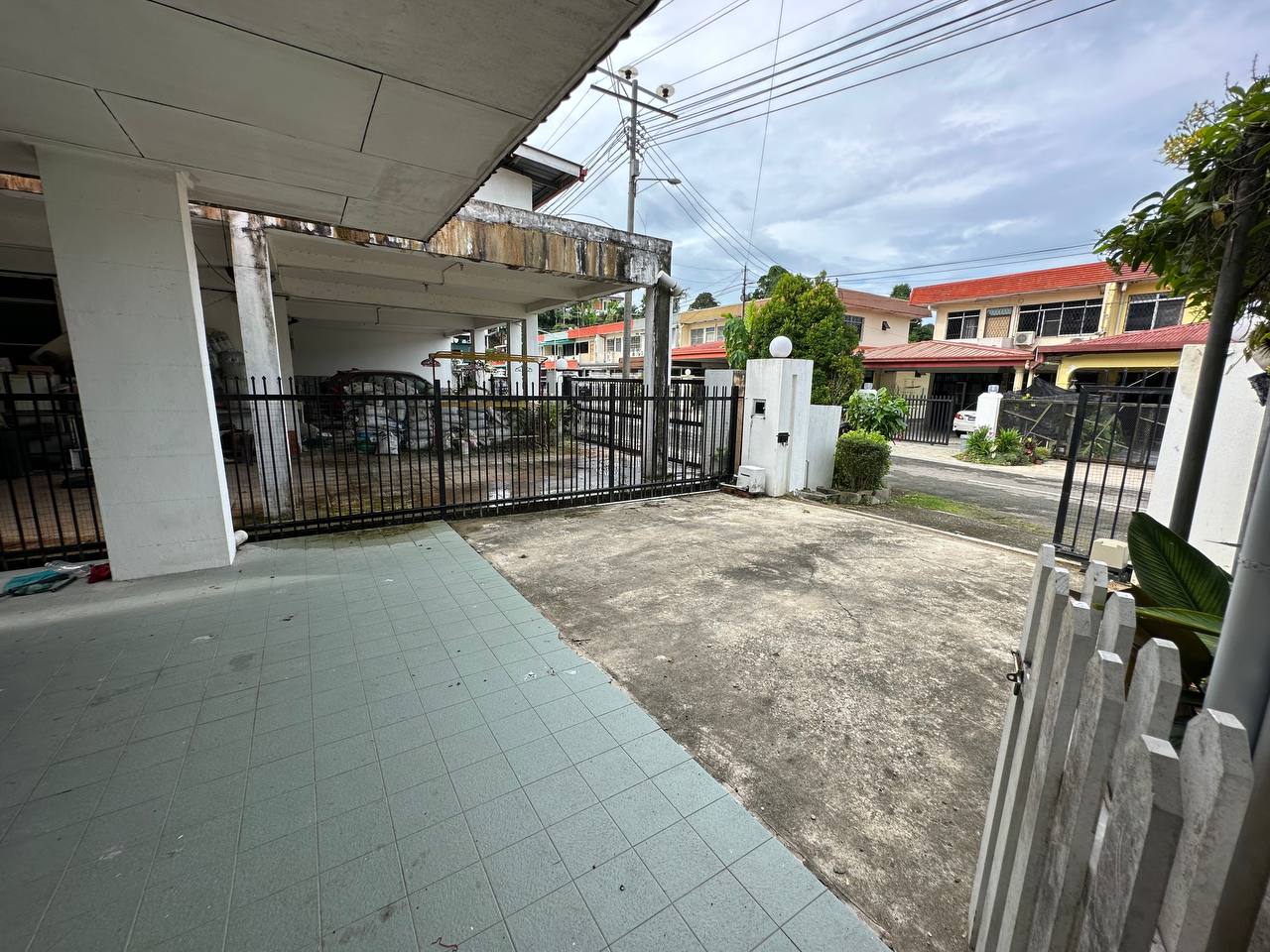 Taman Harapan, Kobusak Double Storey Semi D, Penampang For Sale
