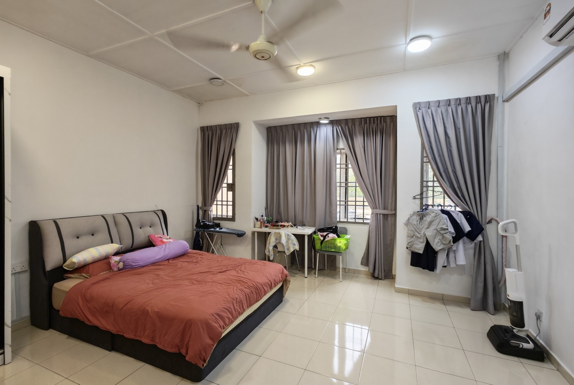 Taman Indahpura Kulai / Jalan Kemboja / Unblock View / 2 Storey Terrace