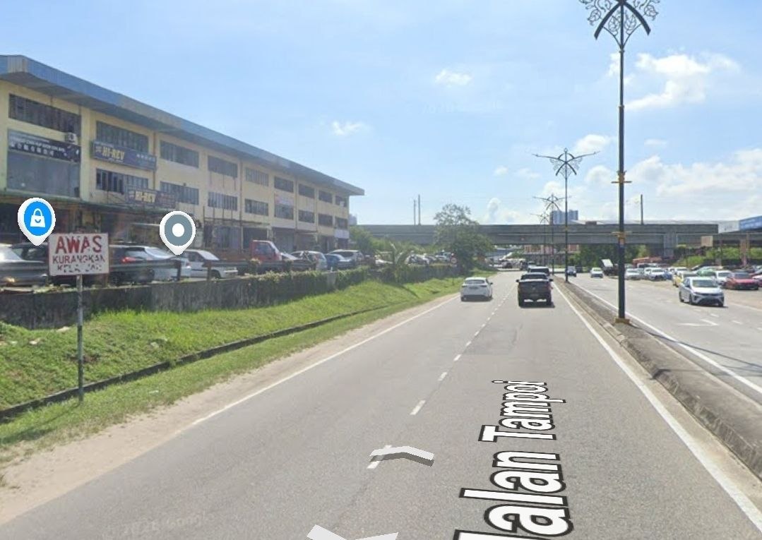 Taman Perindustrian Tampoi Jaya / 2 Storey Terrace Factory / Ground Floor For Rent