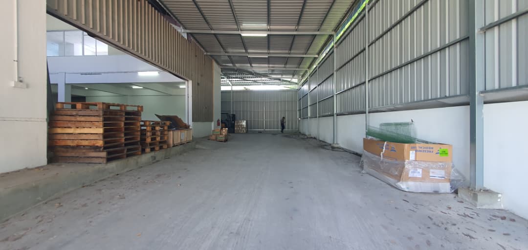 Taman Seri Warisan Industry Inanam Jalan Tuaran Warehouse With Small Office For Rent