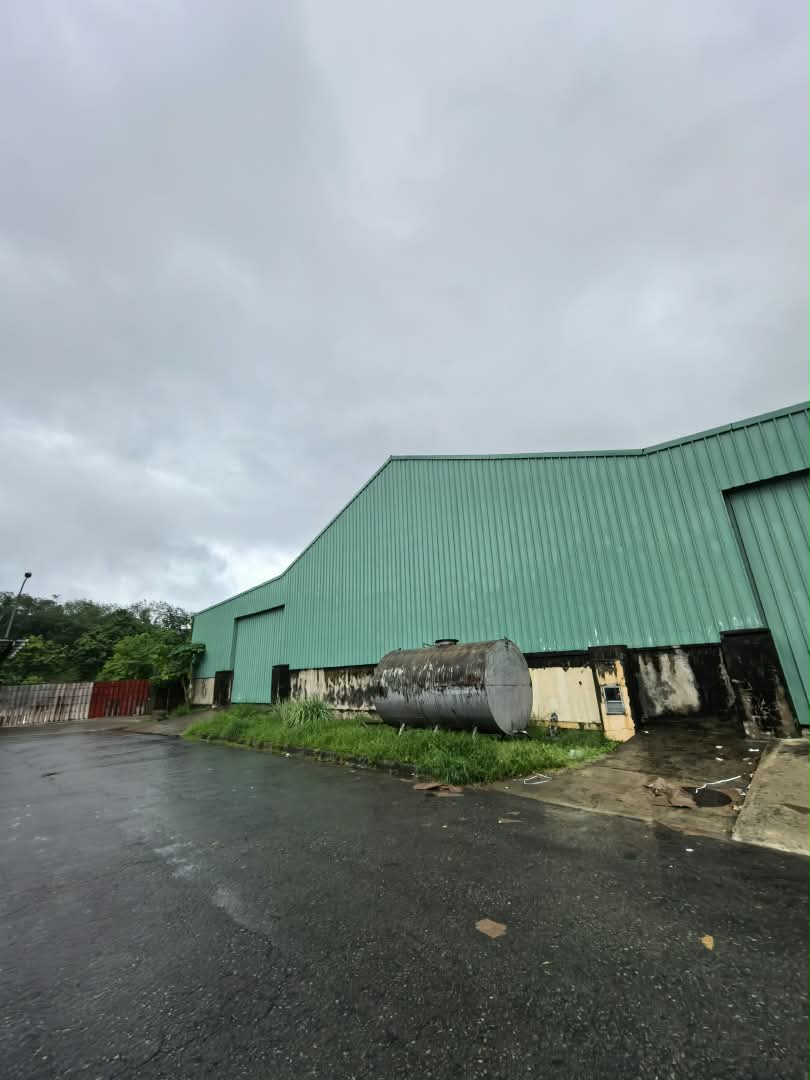 Taman Seri Warisan Industry Inanam Jalan Tuaran Warehouse With Small Office For Rent
