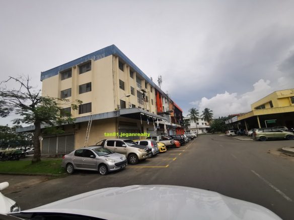 Inanam Kolombong KK (Facing Mainroad) 2adjoining 4storey shop.