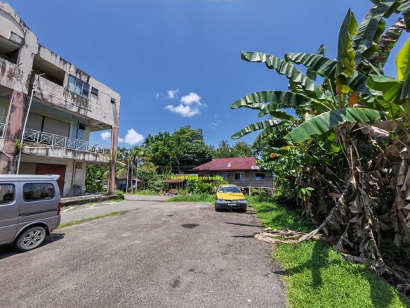 Beaufort Town (Wooden House) Commercial Land . TL0.33acs