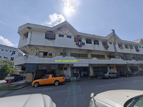 KK Inanam 3Lot adjoining (Corner) 3storey Terrace shoplot ((( FOR SALE )))